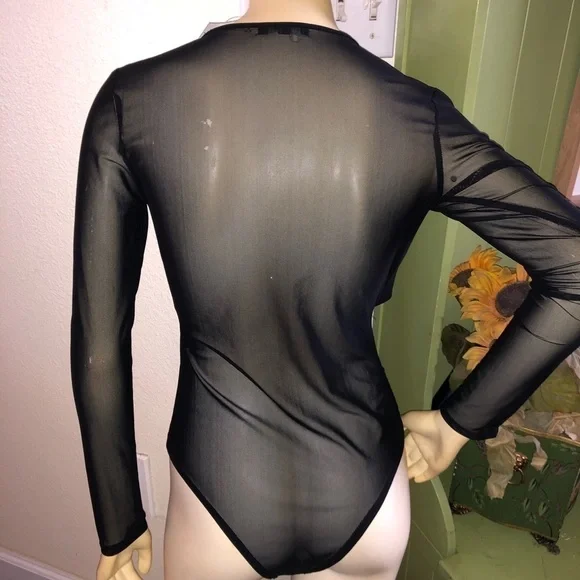 NWT Fashion Nova Black Bodysuit Top with cutouts Super Sexy!! Small S - Picture 2 of 4